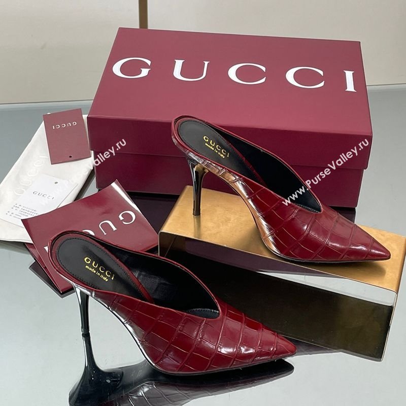 Gucci V Heel Mules 10.5cm in Stone Embossed Leather Ancora Red 2025 GG082801 (MD-250828031)