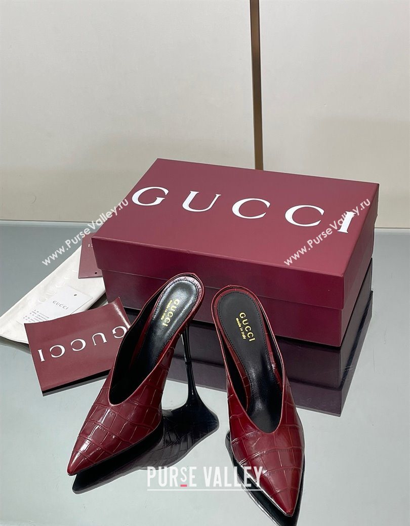 Gucci V Heel Mules 10.5cm in Stone Embossed Leather Ancora Red 2025 GG082801 (MD-250828031)