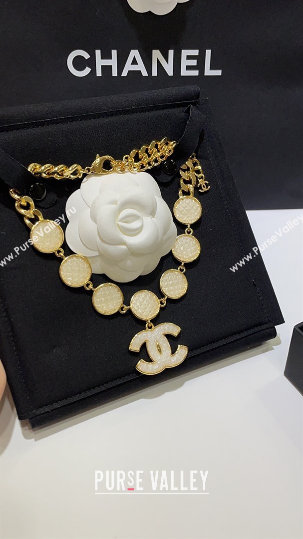 Chanel Short Necklace CH101227 Gold/White 2024 (YF-24101227)