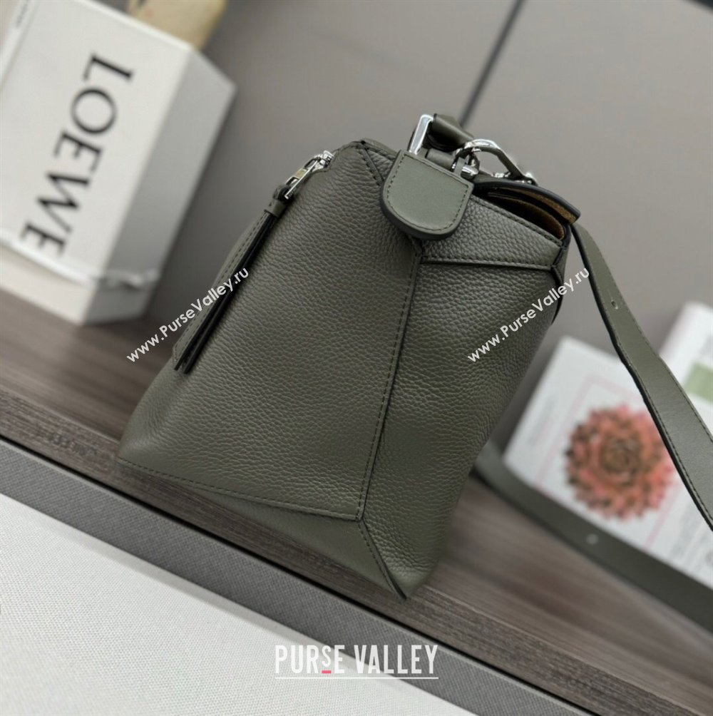 Loewe Large Puzzle Bag in Grained Calfskin Khaki Green 2024 (DL-24032104)