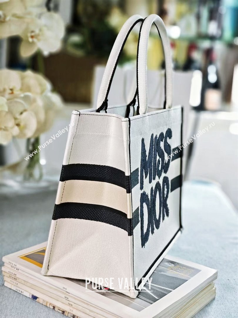 Dior Medium Book Tote bag in White and Black Miss Dior Graffiti Embroidery 1286 2024 (DMZ-24082304)