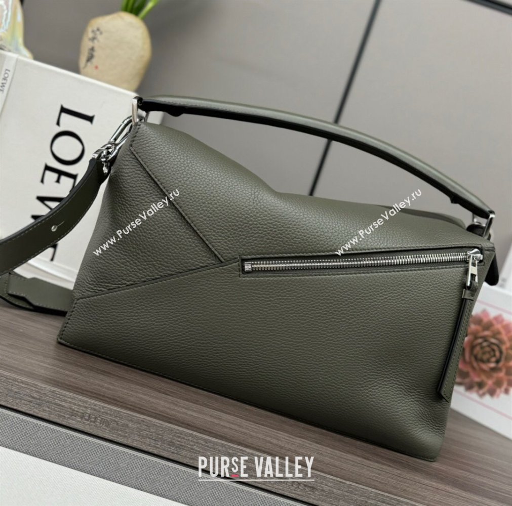 Loewe Large Puzzle Bag in Grained Calfskin Khaki Green 2024 (DL-24032104)