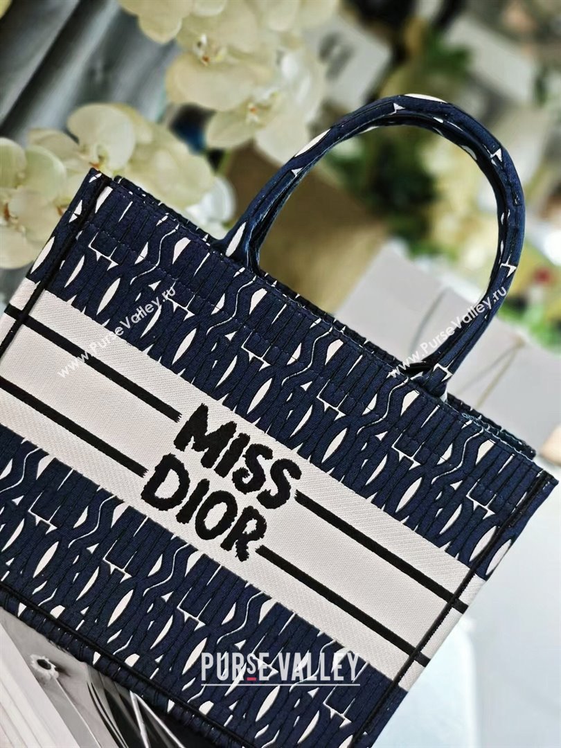 Dior Medium Book Tote bag in Blue and White Miss Dior Allover Embroidery 1286 2024 (DMZ-24082309)