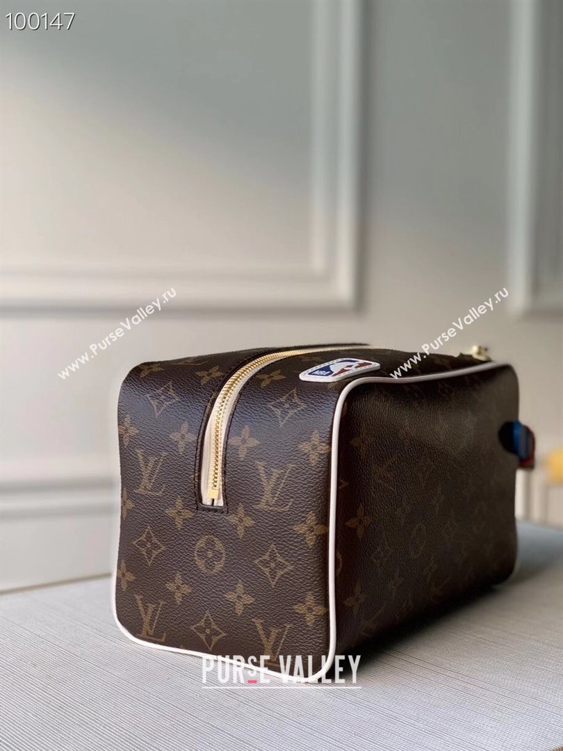 Louis Vuitton NBA Cosmetic Clutch Brown Monogram Canvas M85149 2020 (KI-2011249)