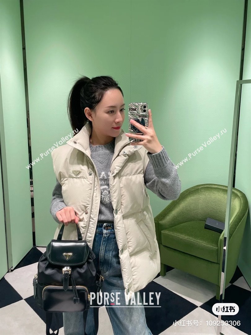 Prada Down Vest P110935 Beige 2023 (VT-23110935)