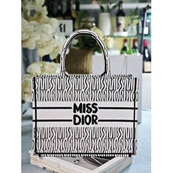 Dior Medium Book Tote bag in White and Black Miss Dior Allover Embroidery 1286 2024 (DMZ-24082312)