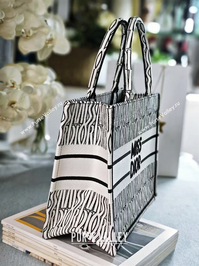 Dior Medium Book Tote bag in White and Black Miss Dior Allover Embroidery 1286 2024 (DMZ-24082312)