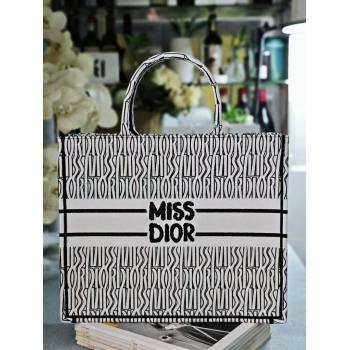 Dior Large Book Tote bag in White and Black Miss Dior Allover Embroidery 1286 2024 (DMZ-24082313)