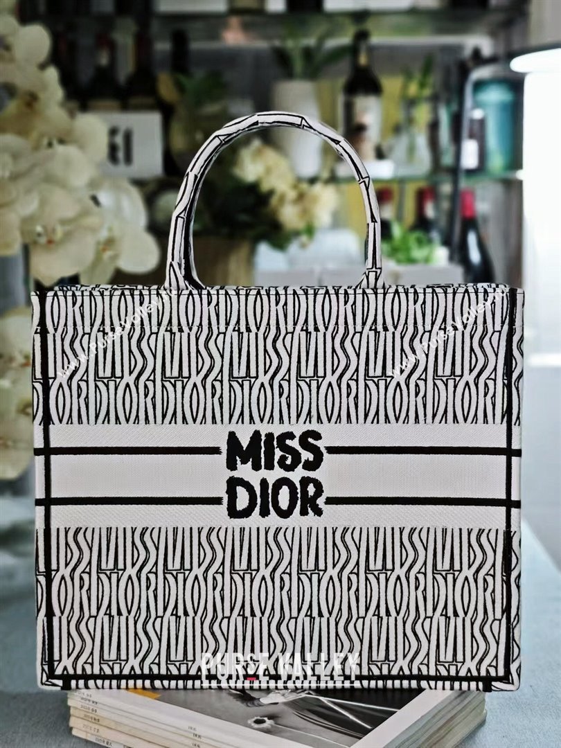 Dior Large Book Tote bag in White and Black Miss Dior Allover Embroidery 1286 2024 (DMZ-24082313)