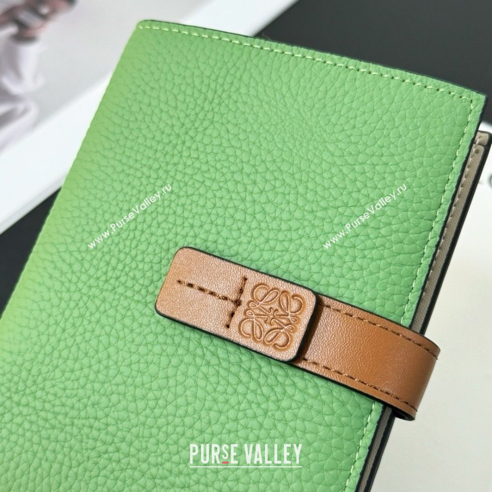 Loewe Bifold Wallet in Grained Calfskin Green 2024 (HY-24032119)