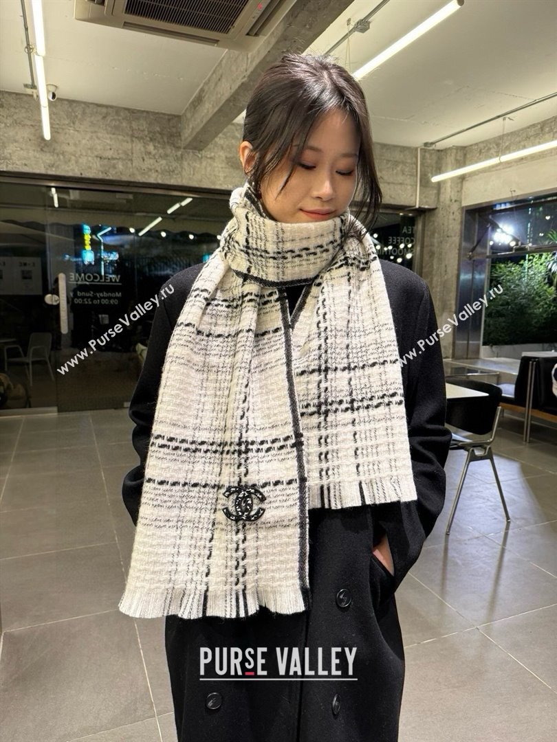 Chanel LongScarf CH121111 White 2024 (O-24121111)