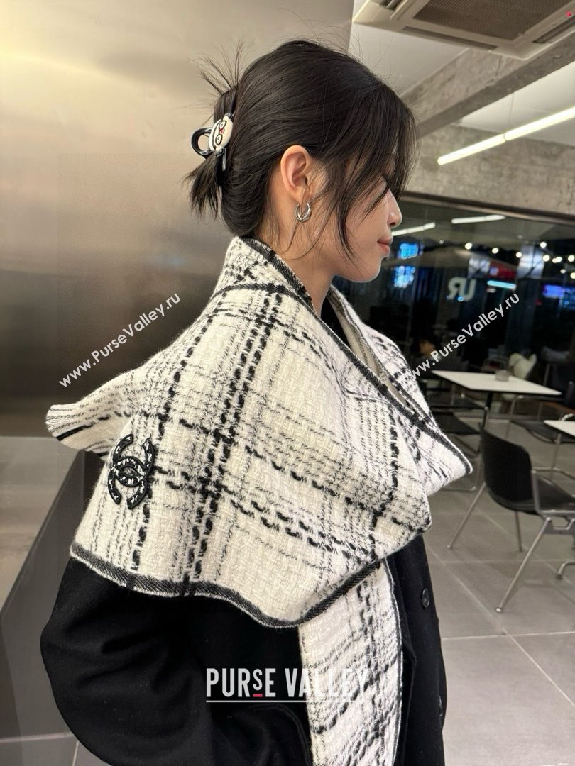 Chanel LongScarf CH121111 White 2024 (O-24121111)