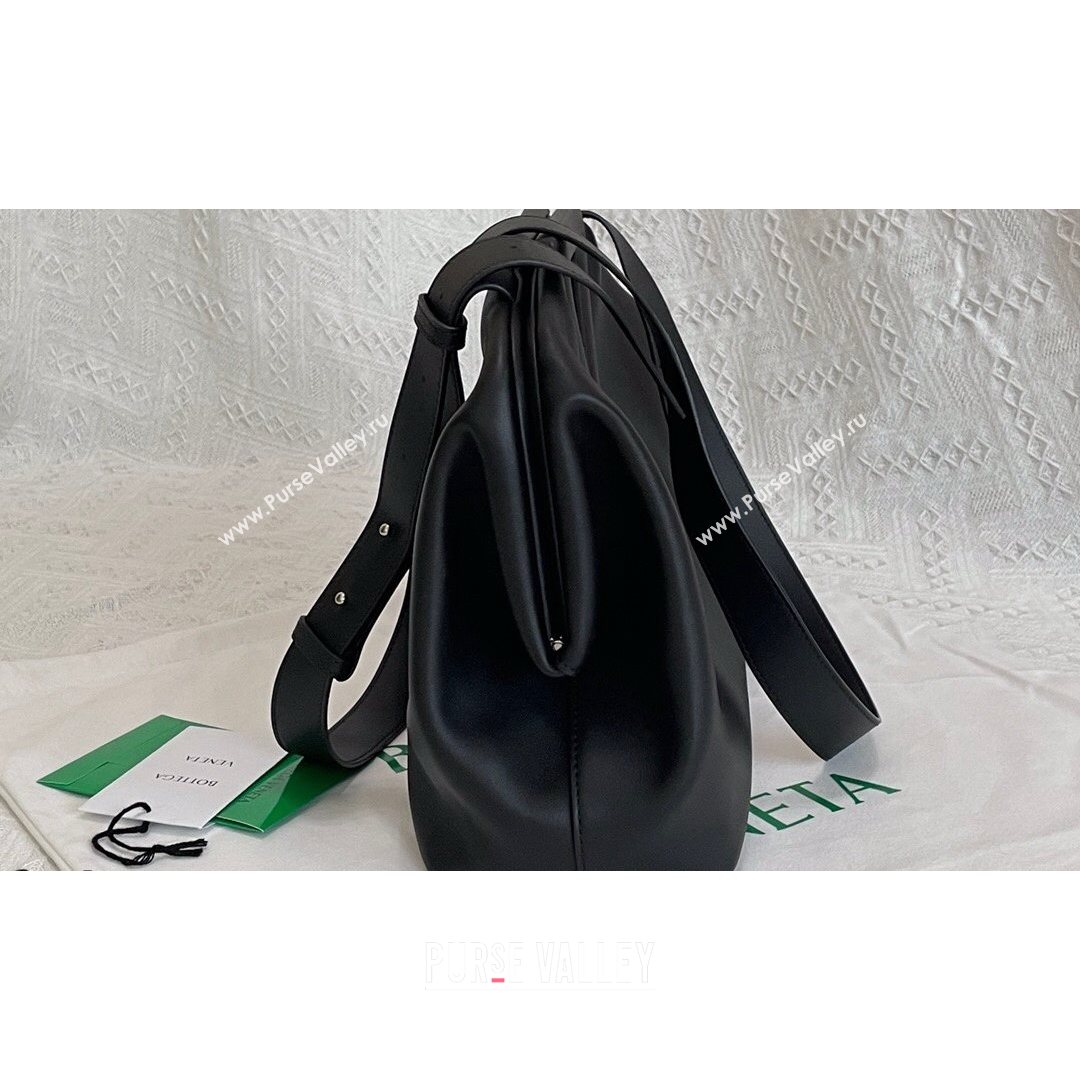 Bottega Veneta Medium Point Calfskin Top Handle Bag Black 2021 (MS-21080615)