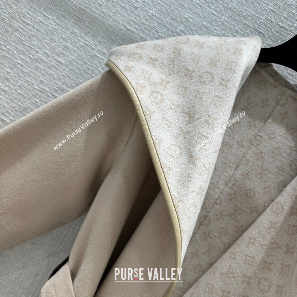 Louis Vuitton FLIGHT MODE Reversible Signature Hooded Wrap Coat 1AC02P Beige 2023 (Q-23120609)