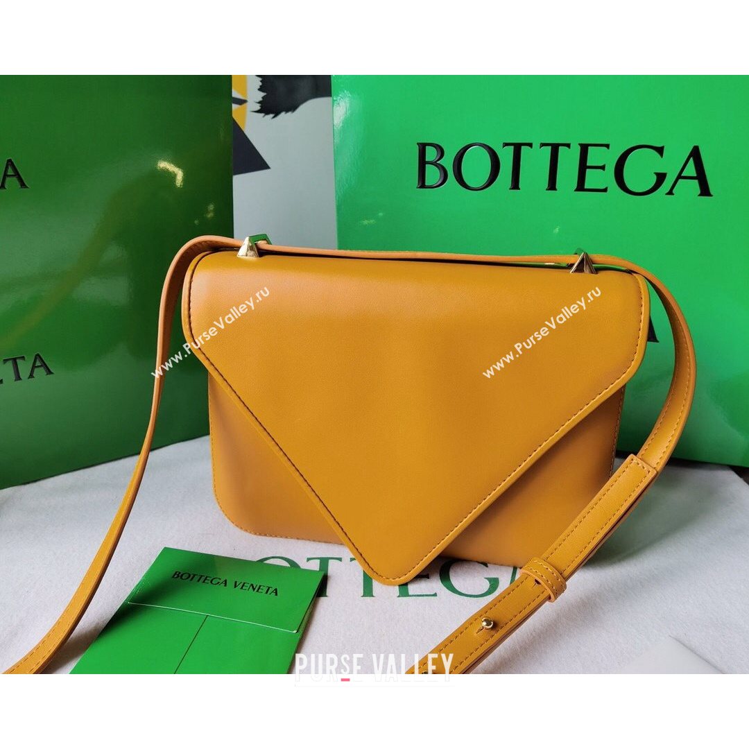 Bottega Veneta Mount Smooth Calfskin Small Chain Envelope Bag Cob Yellow 2021 (WT-21080625)
