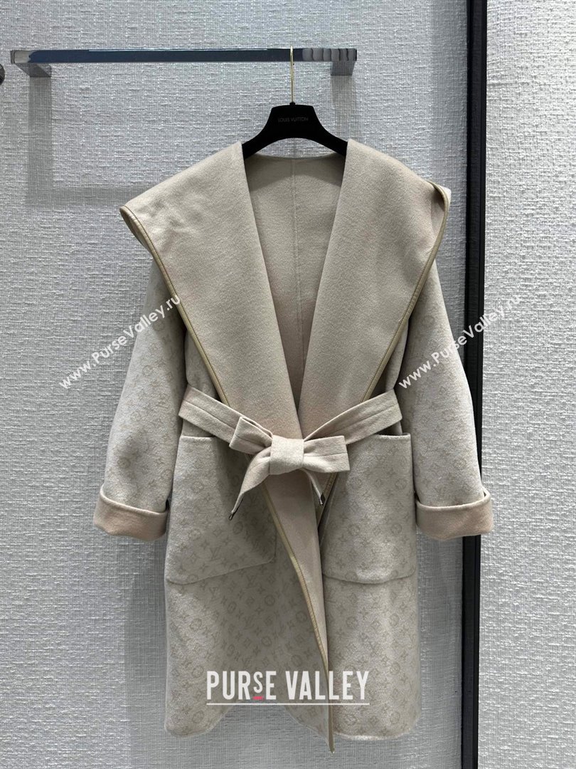 Louis Vuitton FLIGHT MODE Reversible Signature Hooded Wrap Coat 1AC02P Beige 2023 (Q-23120609)