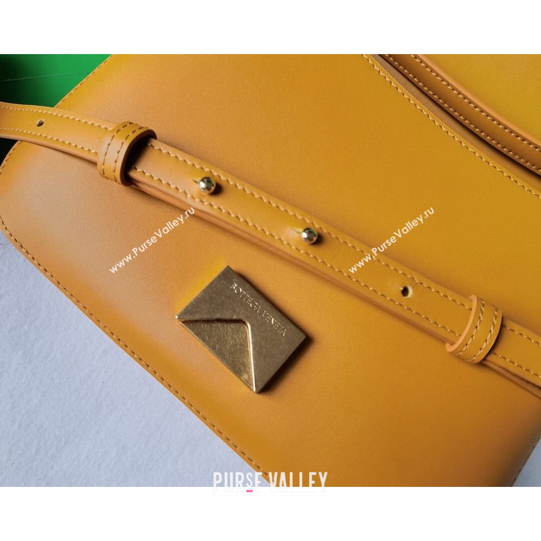 Bottega Veneta Mount Smooth Calfskin Small Chain Envelope Bag Cob Yellow 2021 (WT-21080625)