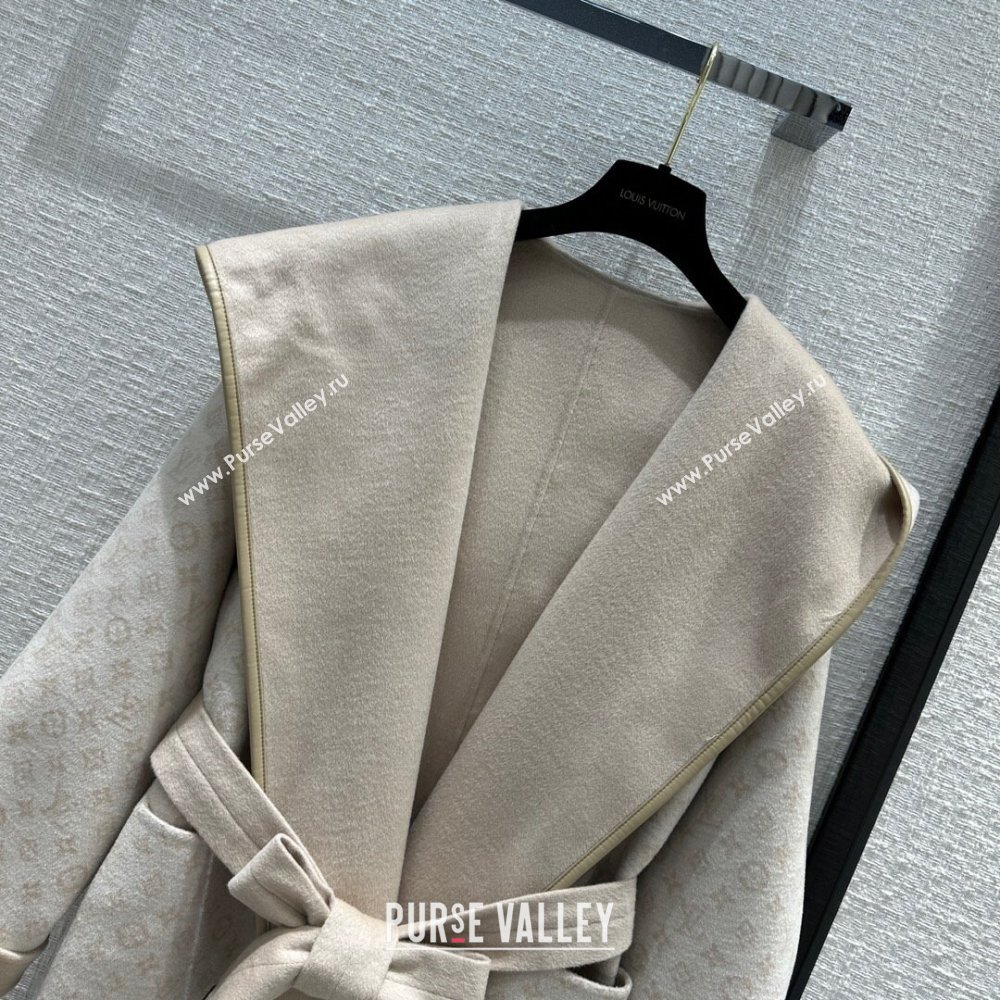 Louis Vuitton FLIGHT MODE Reversible Signature Hooded Wrap Coat 1AC02P Beige 2023 (Q-23120609)