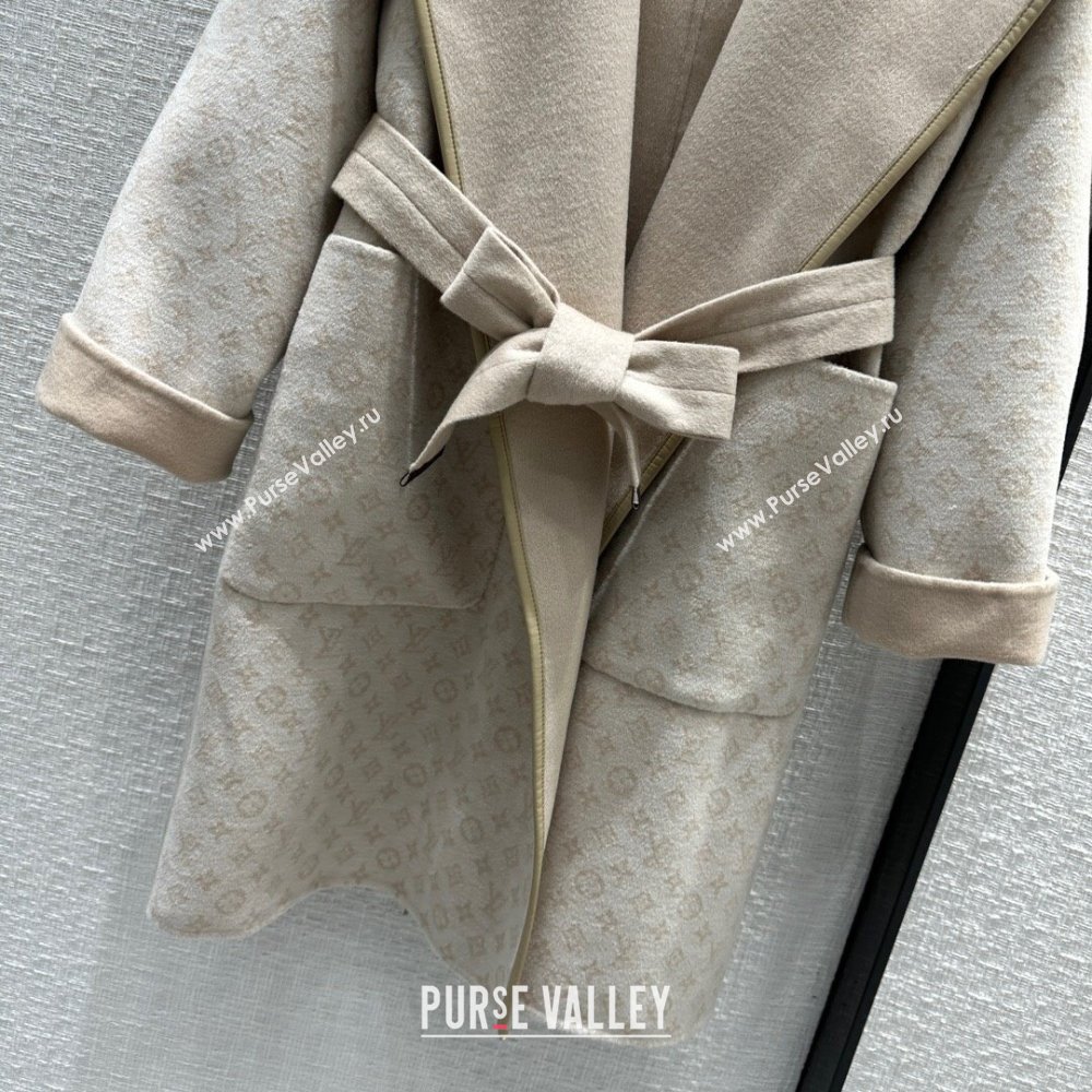 Louis Vuitton FLIGHT MODE Reversible Signature Hooded Wrap Coat 1AC02P Beige 2023 (Q-23120609)