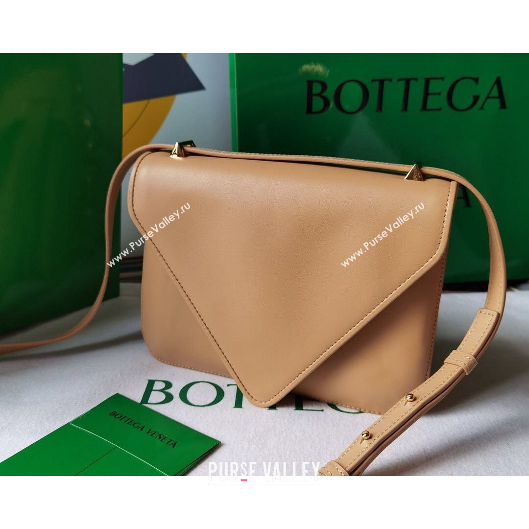 Bottega Veneta Mount Smooth Calfskin Small Chain Envelope Bag Almond Beige 2021 (WT-21080627)