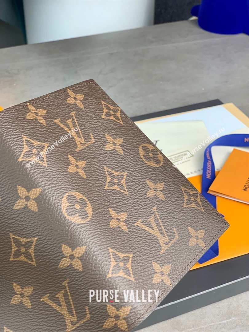 Louis Vuitton Passport Cover in Monogram Canvas M64502 2023 (K-23120507)