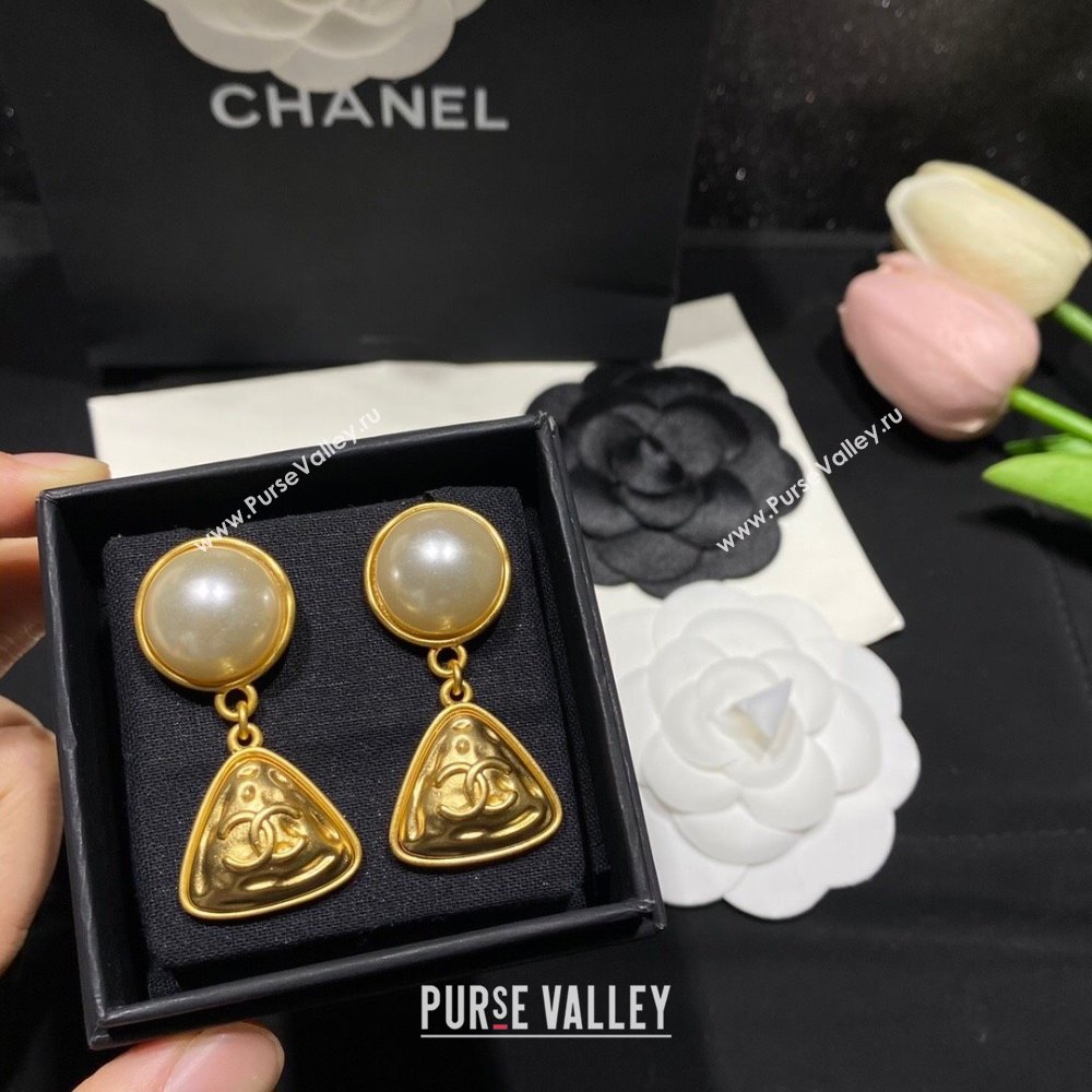 Chanel Pearl Pendant Earrings CH12525 Gold 2024 (YF-24012526)