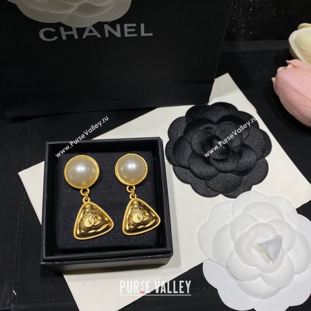 Chanel Pearl Pendant Earrings CH12525 Gold 2024 (YF-24012526)