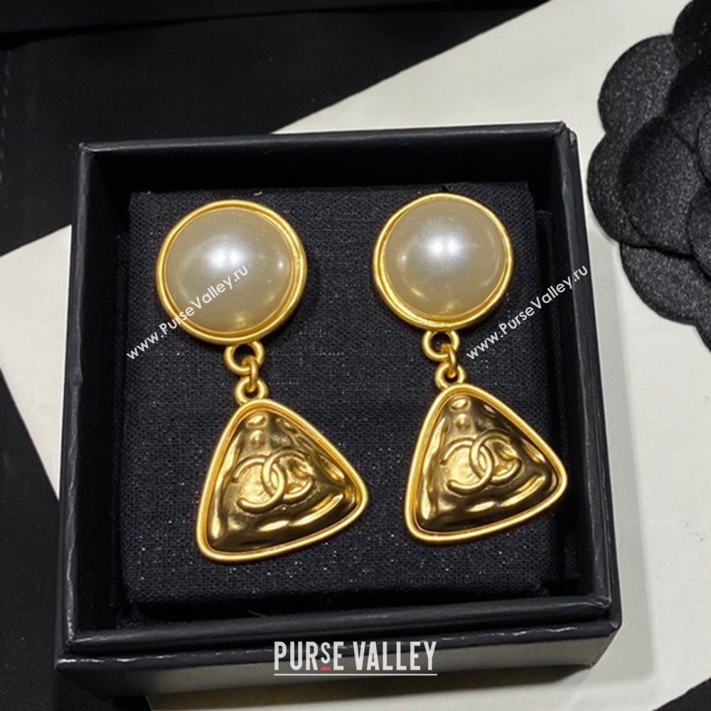 Chanel Pearl Pendant Earrings CH12525 Gold 2024 (YF-24012526)