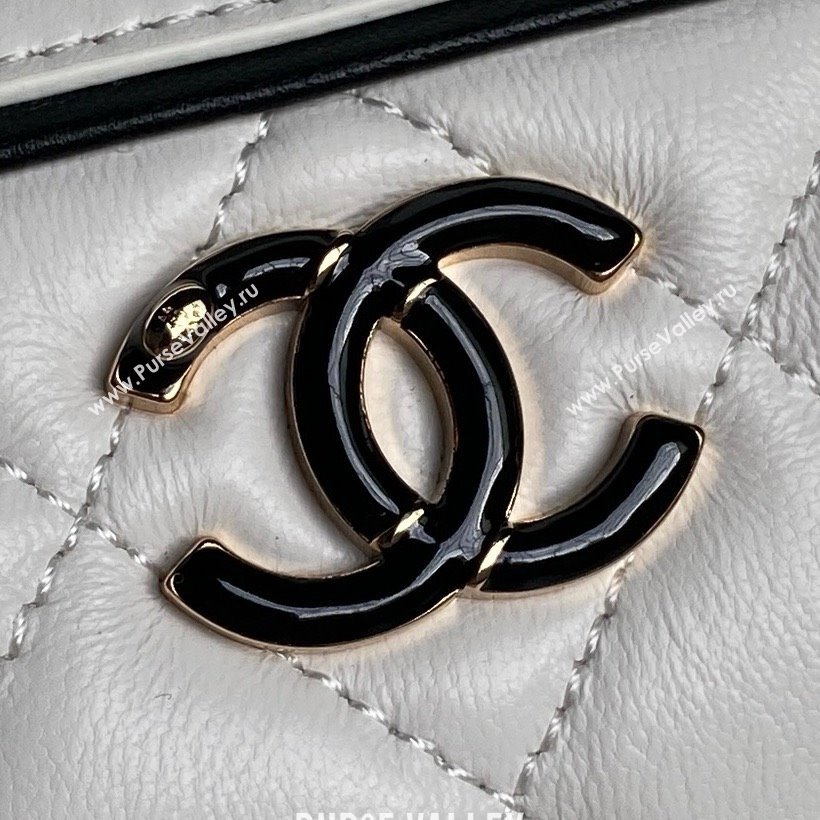 Chanel Lambskin Clutch with Chain AP4515 White/Black 2025 (YEZI-25030716)