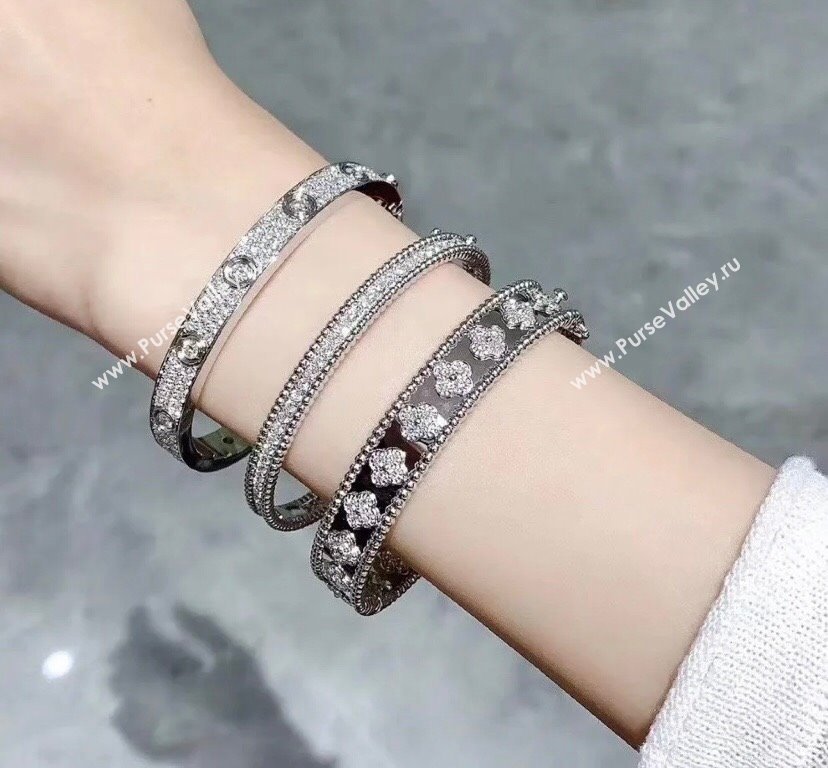 Van Cleef Arpels Perlee Crystal Bracelet, 1 row V12635 Silver 2024 (YF-24012635)