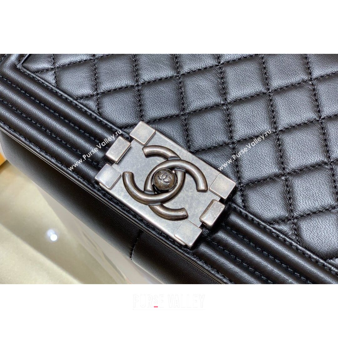 Chanel Quilted Original Lambskin Leather Medium Boy Flap Bag Black/Silver (Top Quality) (SHUNY-210811051)