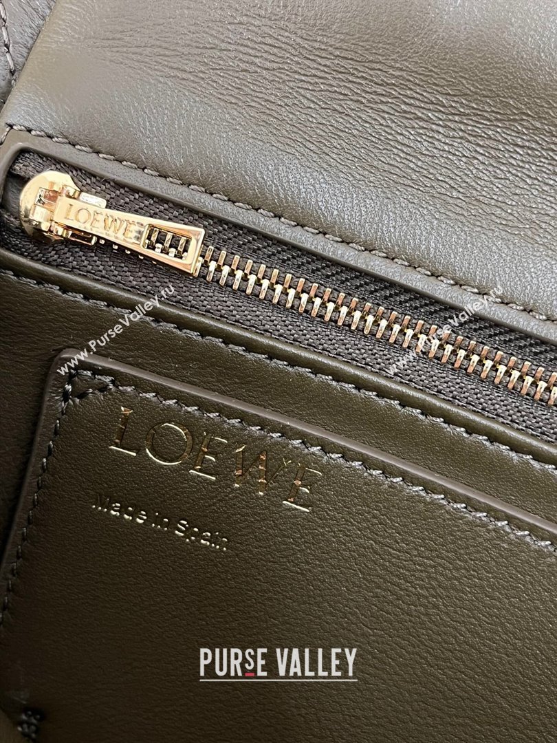 Loewe Puffer Goya in Pleated Shiny Nappa Lambskin 9076 Dark Khaki Green 2024 Top (KE-24090202)