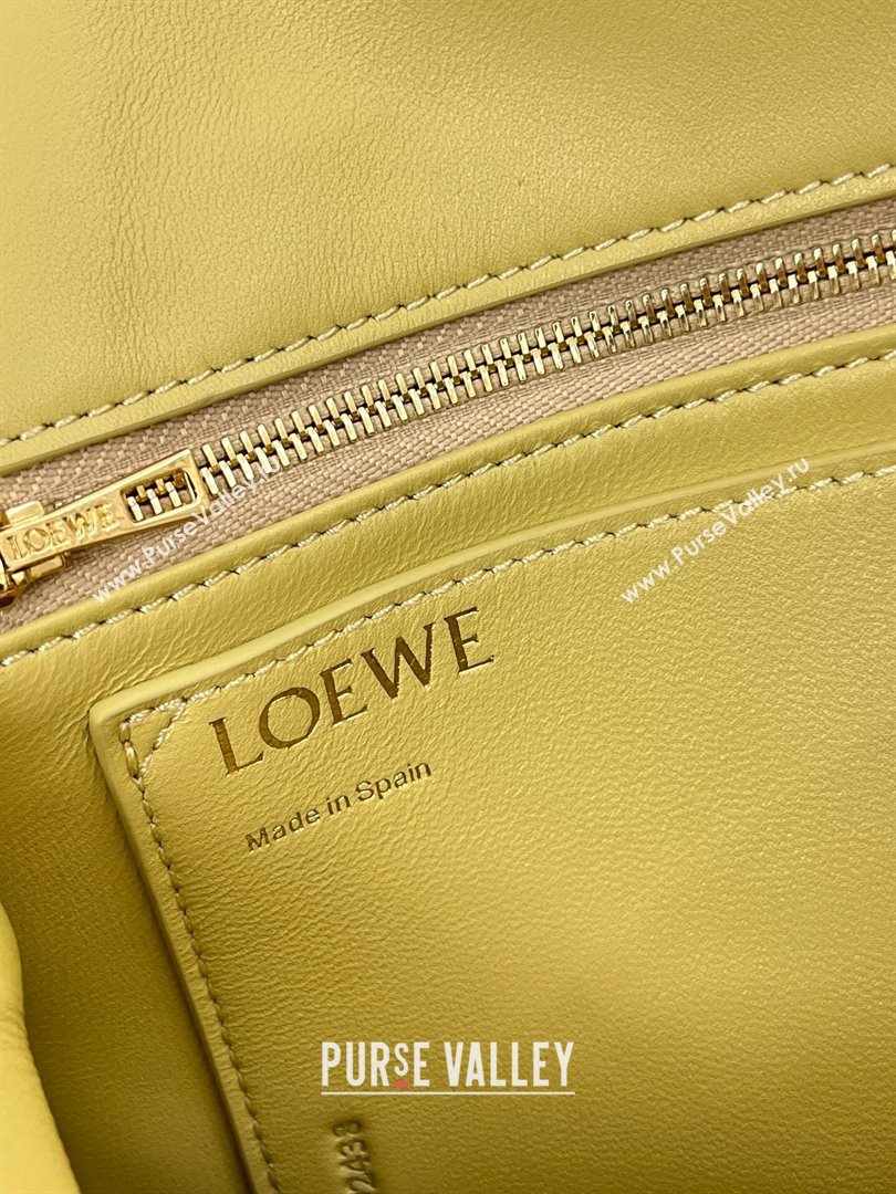 Loewe Puffer Goya in Pleated Shiny Nappa Lambskin 9076 Yellow 2024 Top (KR-24090203)