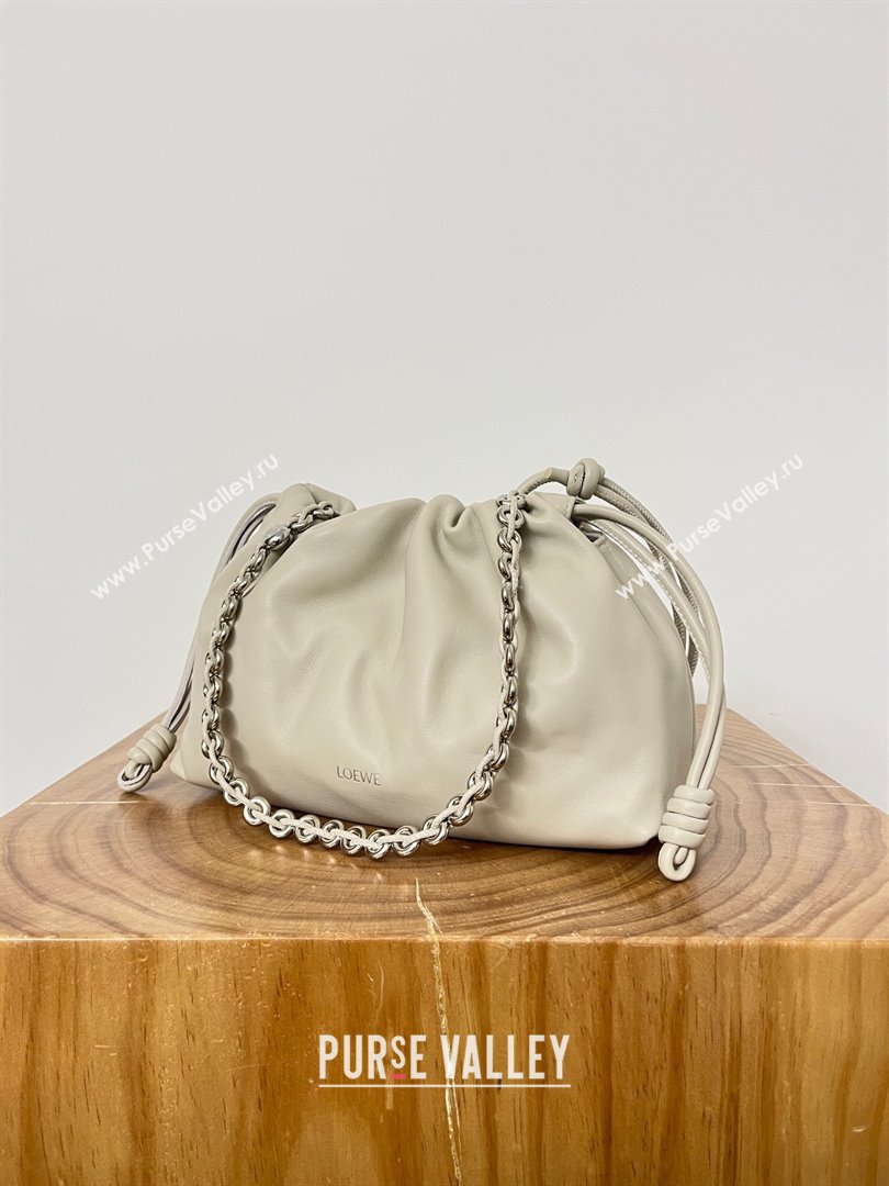 Loewe Medium Flamenco Purse in Mellow Nappa Lambskin 9057 White 2024 Top (KE-24090213)