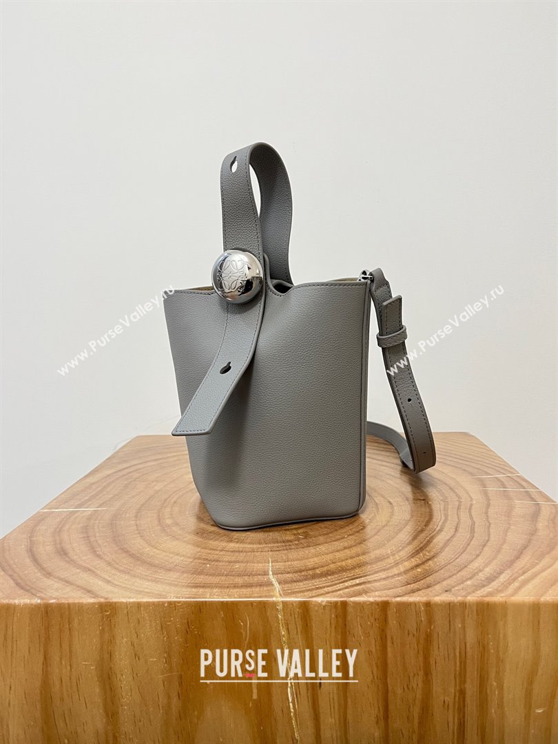 Loewe Mini Pebble Bucket bag in Soft Grained Calfskin Light Grey 2024 Top (KE-24090216)