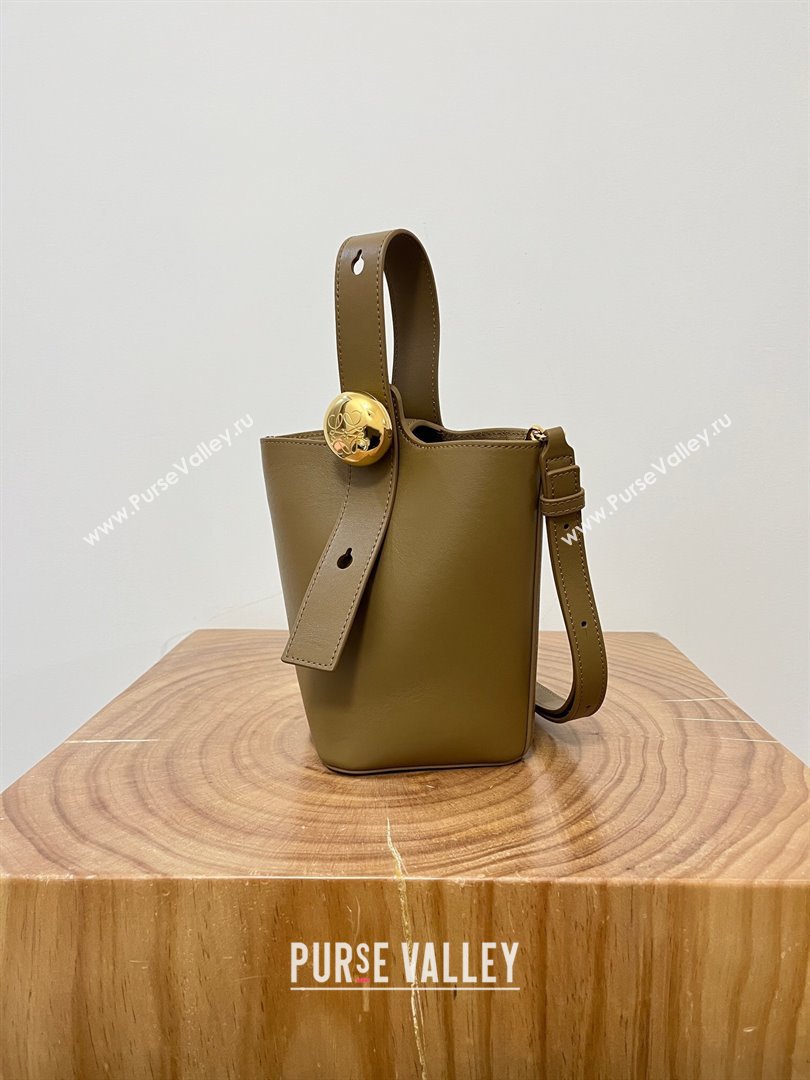 Loewe Mini Pebble Bucket bag in mellow calfskin Oak Brown 2024 Top (KE-24090217)