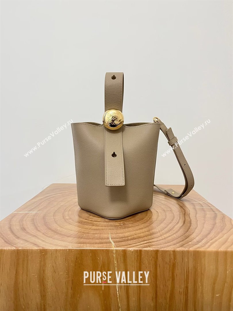 Loewe Mini Pebble Bucket bag in Soft Grained Calfskin 9047 Sand 2024 Top (KE-24090218)