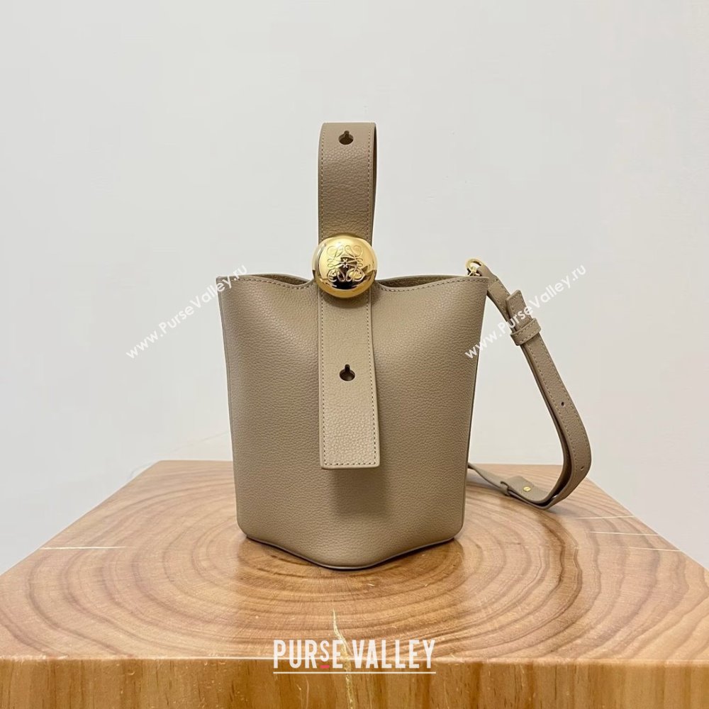 Loewe Mini Pebble Bucket bag in Soft Grained Calfskin 9047 Sand 2024 Top (KE-24090218)