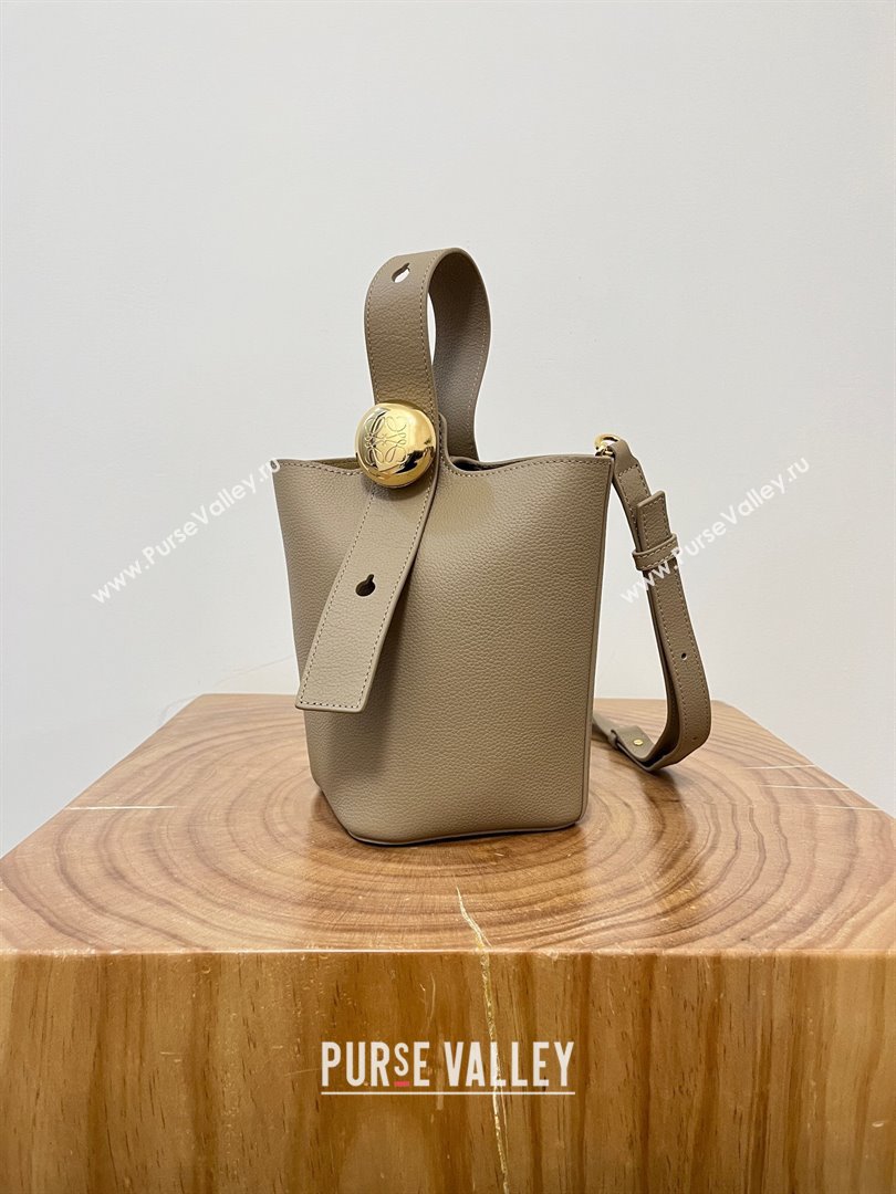 Loewe Mini Pebble Bucket bag in Soft Grained Calfskin 9047 Sand 2024 Top (KE-24090218)