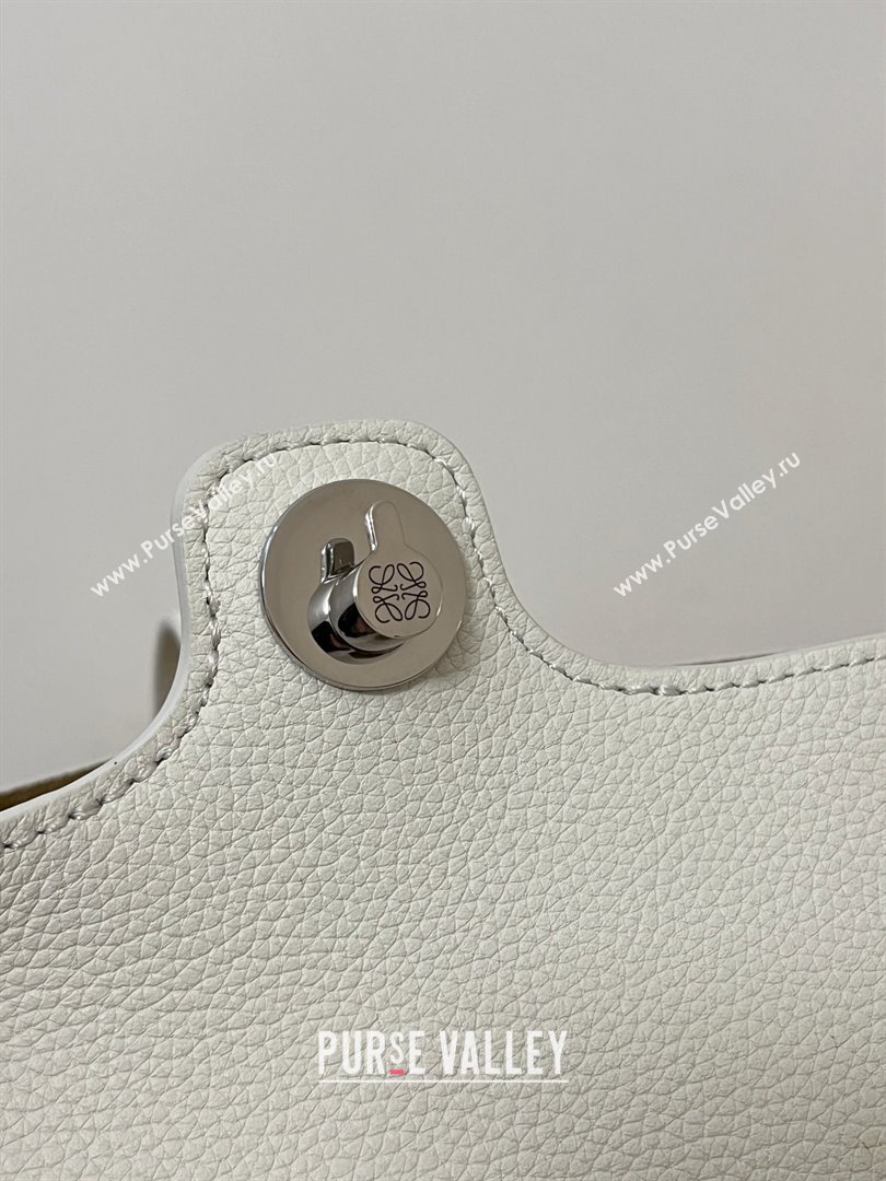 Loewe Mini Pebble Bucket bag in Soft Grained Calfskin 9047 White 2024 Top (KE-24090219)