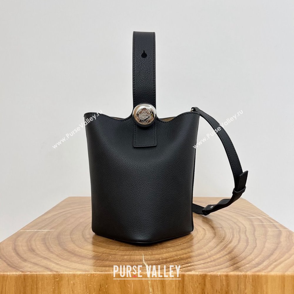 Loewe Mini Pebble Bucket bag in Soft Grained Calfskin 9047 Black 2024 Top (KE-24090220)