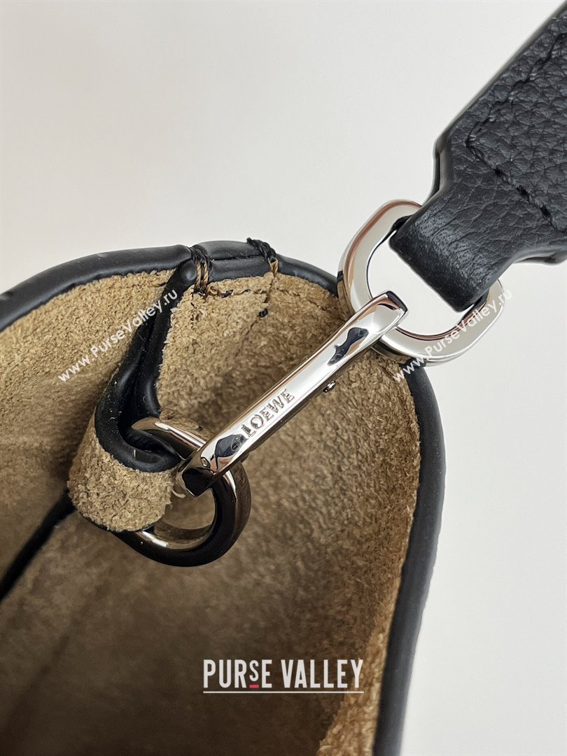 Loewe Mini Pebble Bucket bag in Soft Grained Calfskin 9047 Black 2024 Top (KE-24090220)