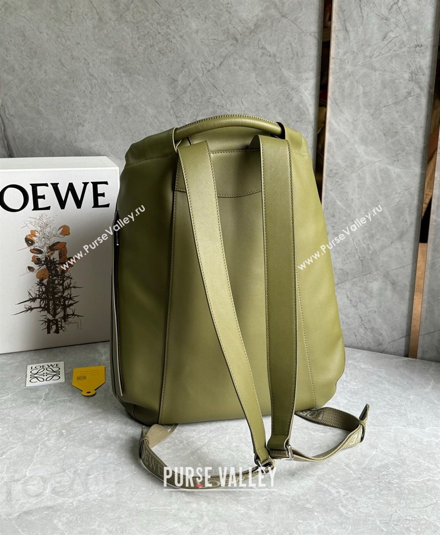 Loewe Flamenco Backpack in Shiny Supple Calfskin Olive 2024 Top Quality (KEKE-24122416)