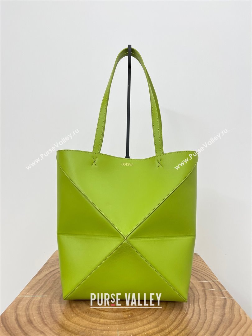 Loewe Medium Puzzle Fold Tote in Shiny Calfskin 9029 Meadow Green Green 2024 Top (KE-24090225)