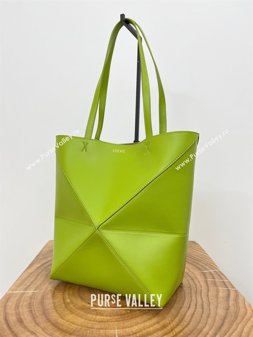 Loewe Medium Puzzle Fold Tote in Shiny Calfskin 9029 Meadow Green Green 2024 Top (KE-24090225)