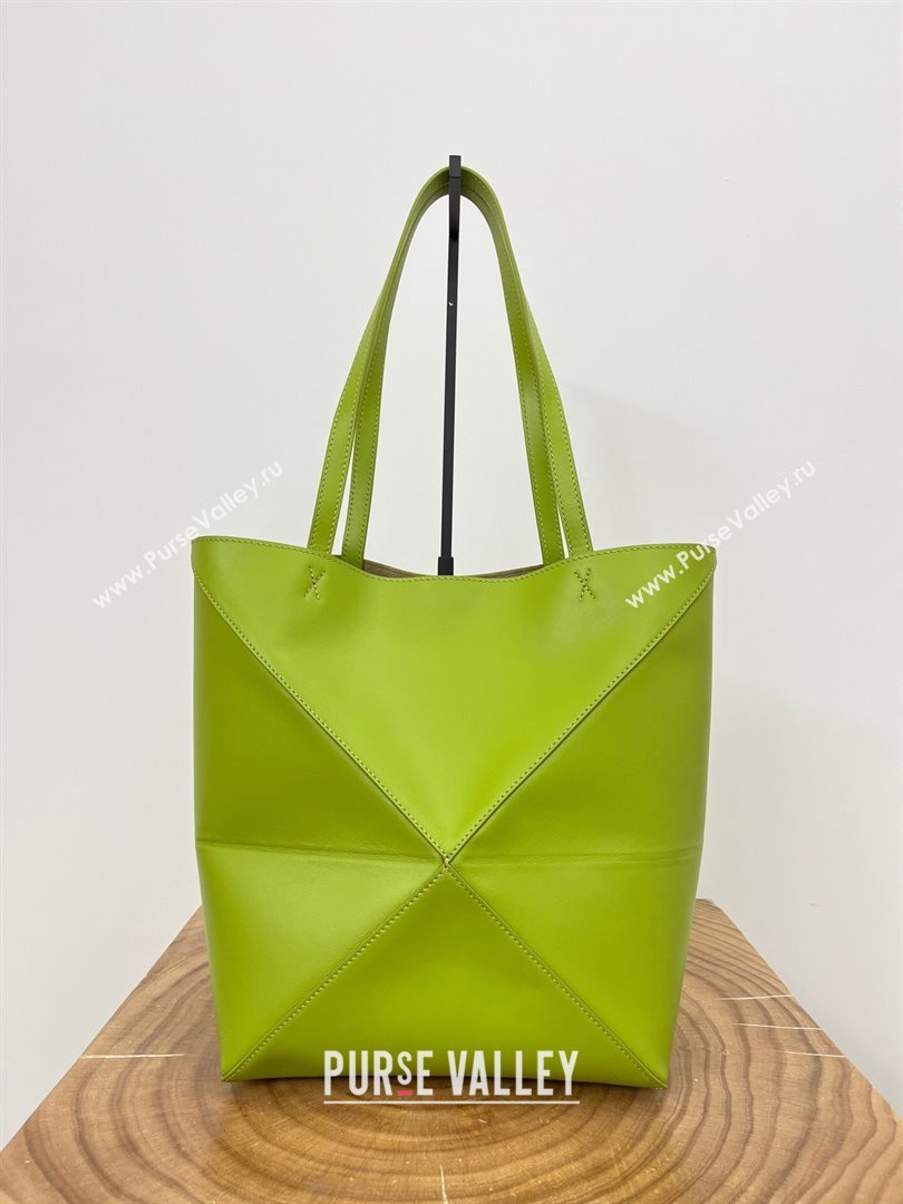 Loewe Medium Puzzle Fold Tote in Shiny Calfskin 9029 Meadow Green Green 2024 Top (KE-24090225)