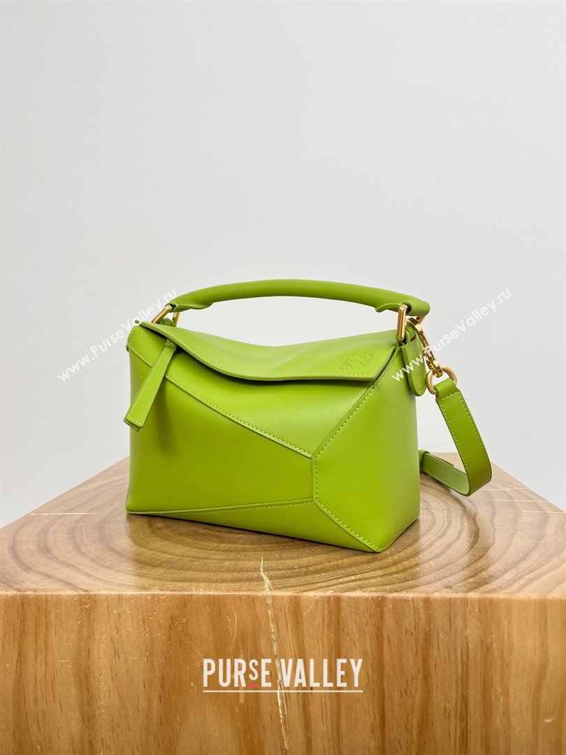 Loewe Small Puzzle Bag in Classic Calfskin 9311 Meadow Green 2024 Top (KE-24090226)