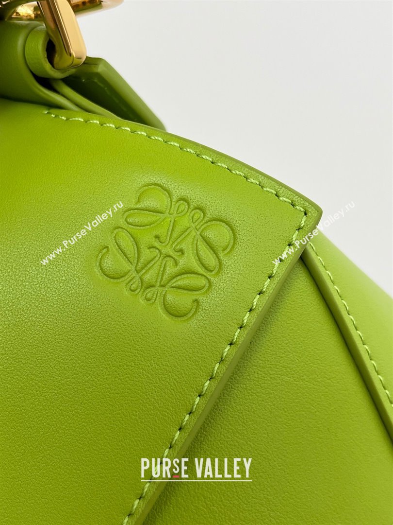 Loewe Small Puzzle Bag in Classic Calfskin 9311 Meadow Green 2024 Top (KE-24090226)