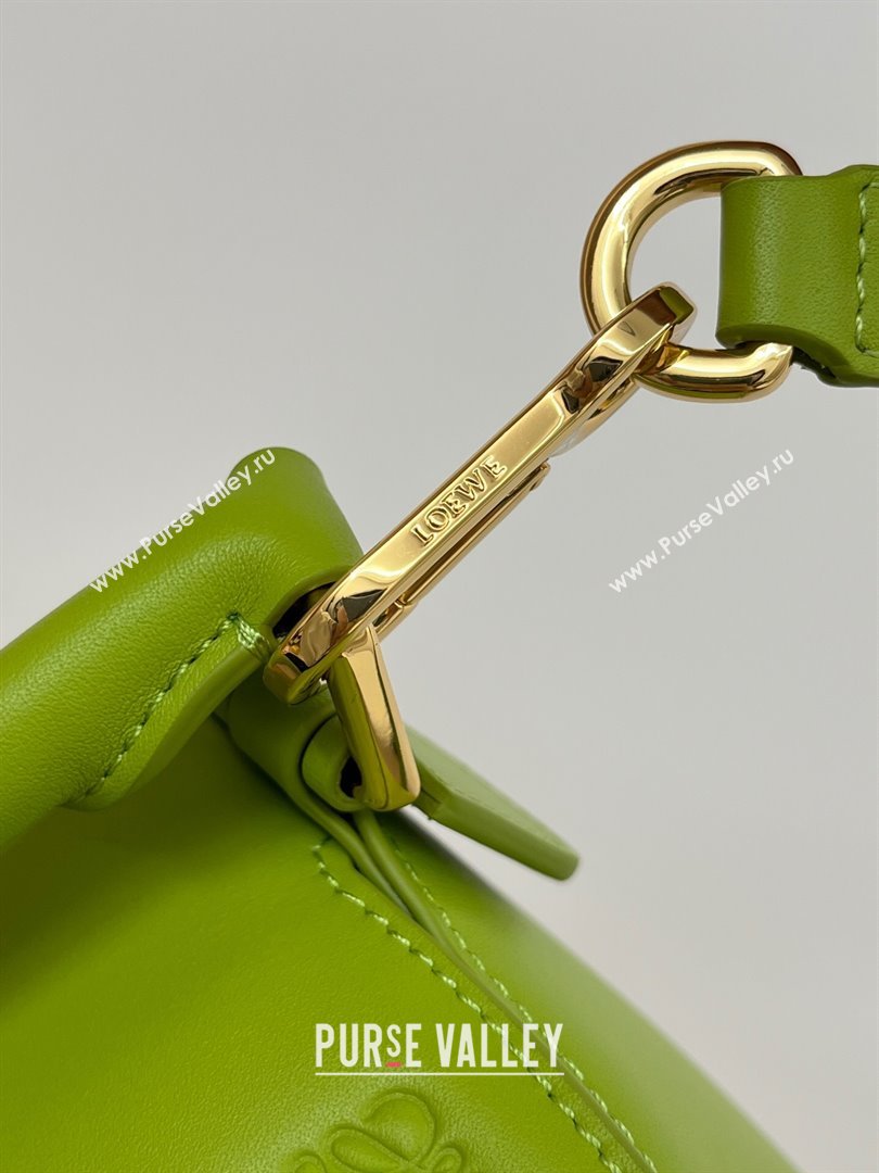 Loewe Small Puzzle Bag in Classic Calfskin 9311 Meadow Green 2024 Top (KE-24090226)