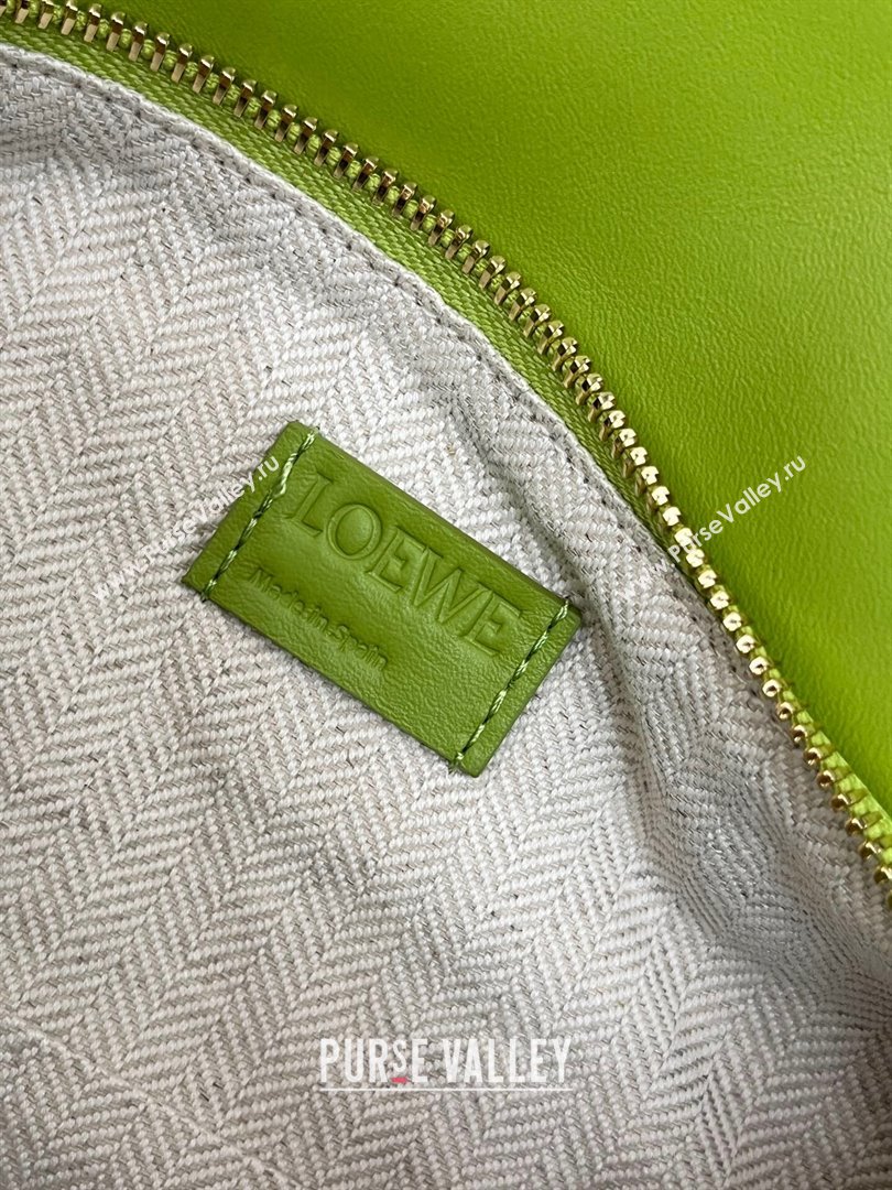 Loewe Small Puzzle Bag in Classic Calfskin 9311 Meadow Green 2024 Top (KE-24090226)